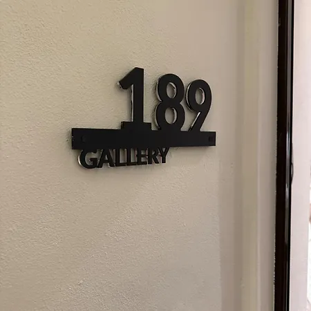 Vacanze Gallery 189 Vicino Stazione * לה ספציה